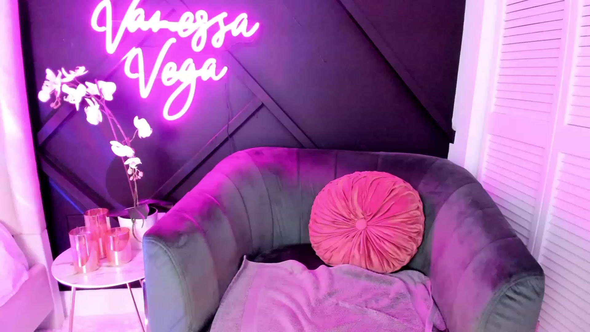 Gallery image thumbnail from Vanessa_Vega's myfreecams stream on, 02/28/2023, 05:09 image 16 of 20