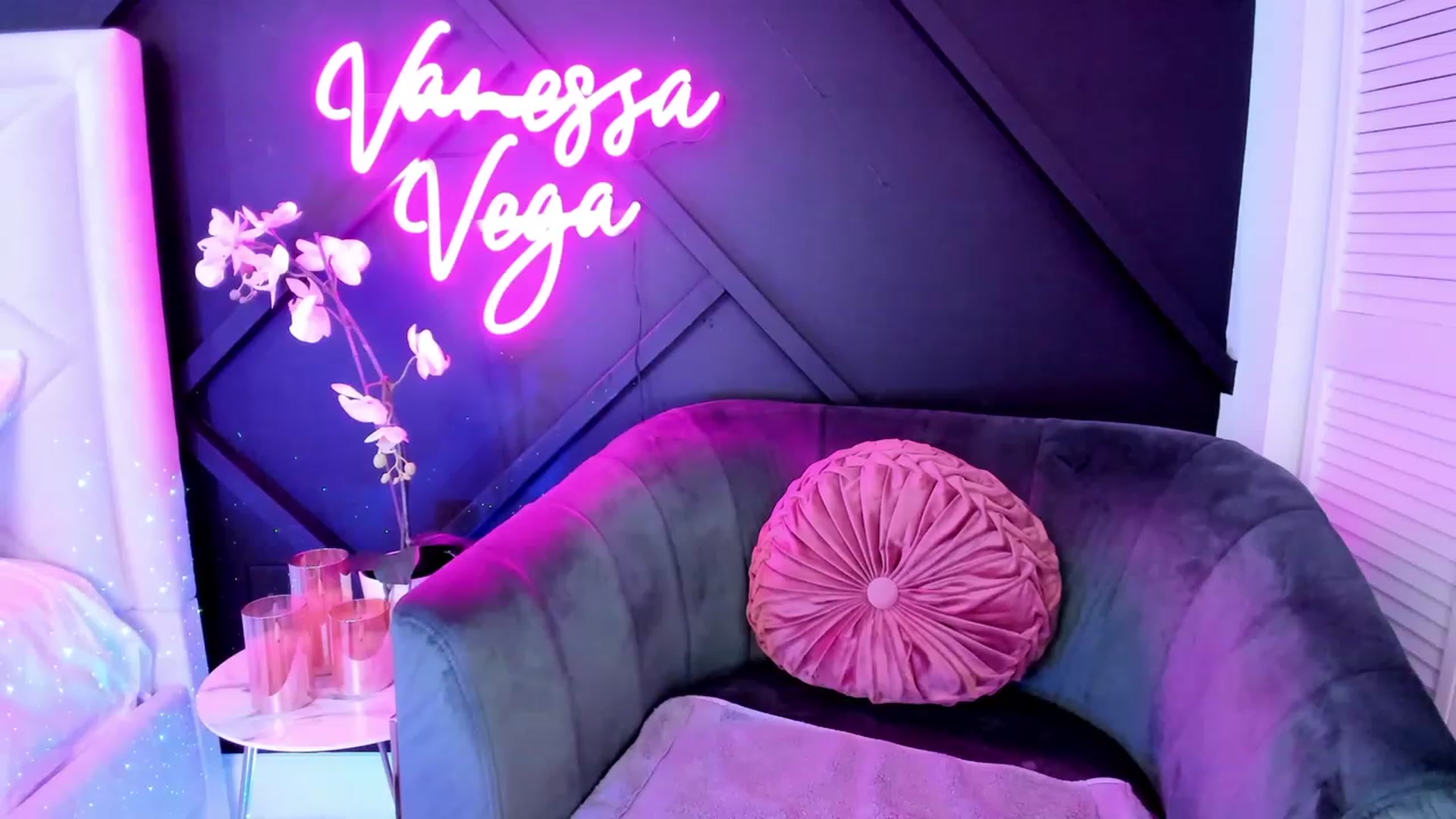 Gallery image thumbnail from Vanessa_Vega's myfreecams stream on, 03/06/2023, 17:40 image 12 of 20