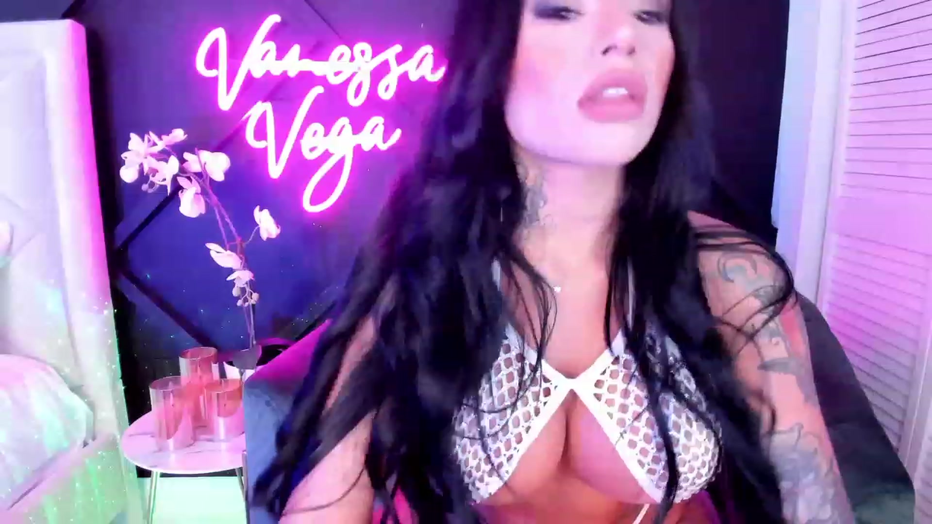 Gallery image thumbnail from Vanessa_Vega's myfreecams stream on, 03/06/2023, 17:40 image 19 of 20