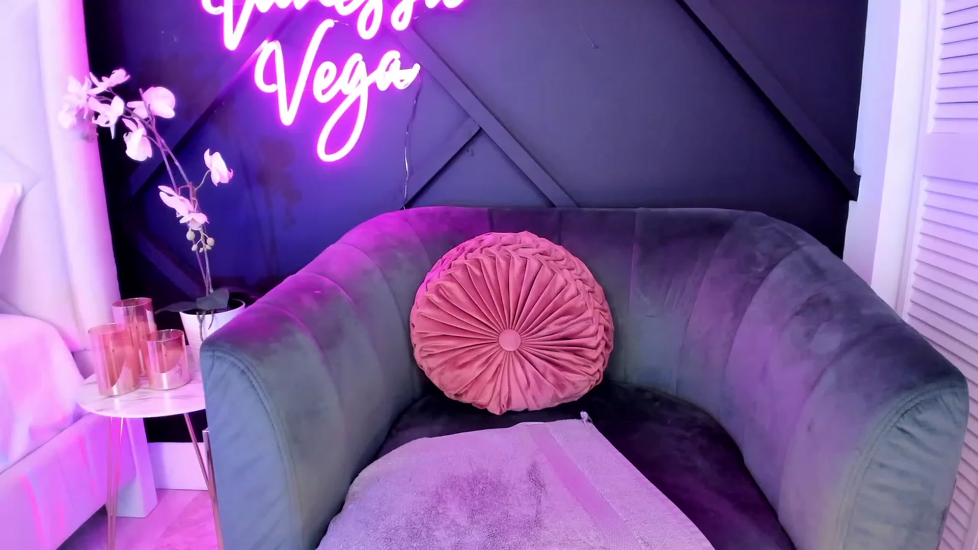 Gallery image thumbnail from Vanessa_Vega's myfreecams stream on, 04/21/2023, 20:58 image 10 of 20
