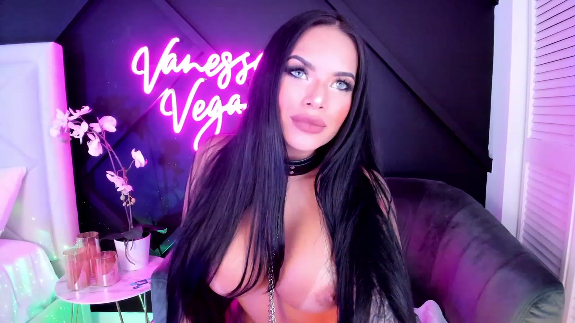 Gallery image thumbnail from Vanessa_Vega's myfreecams stream on, 04/23/2023, 23:20 image 17 of 20