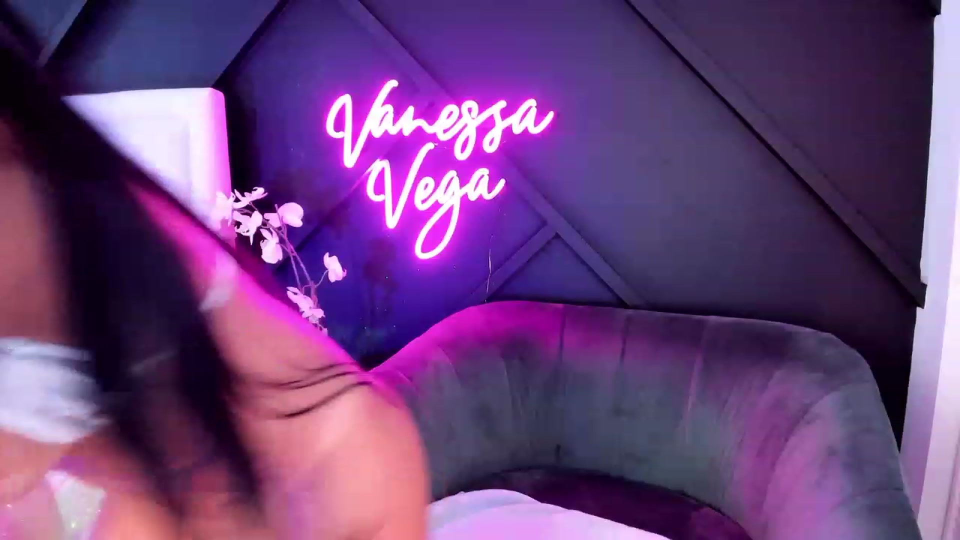 Gallery image thumbnail from Vanessa_Vega's myfreecams stream on, 04/23/2023, 23:20 image 10 of 20
