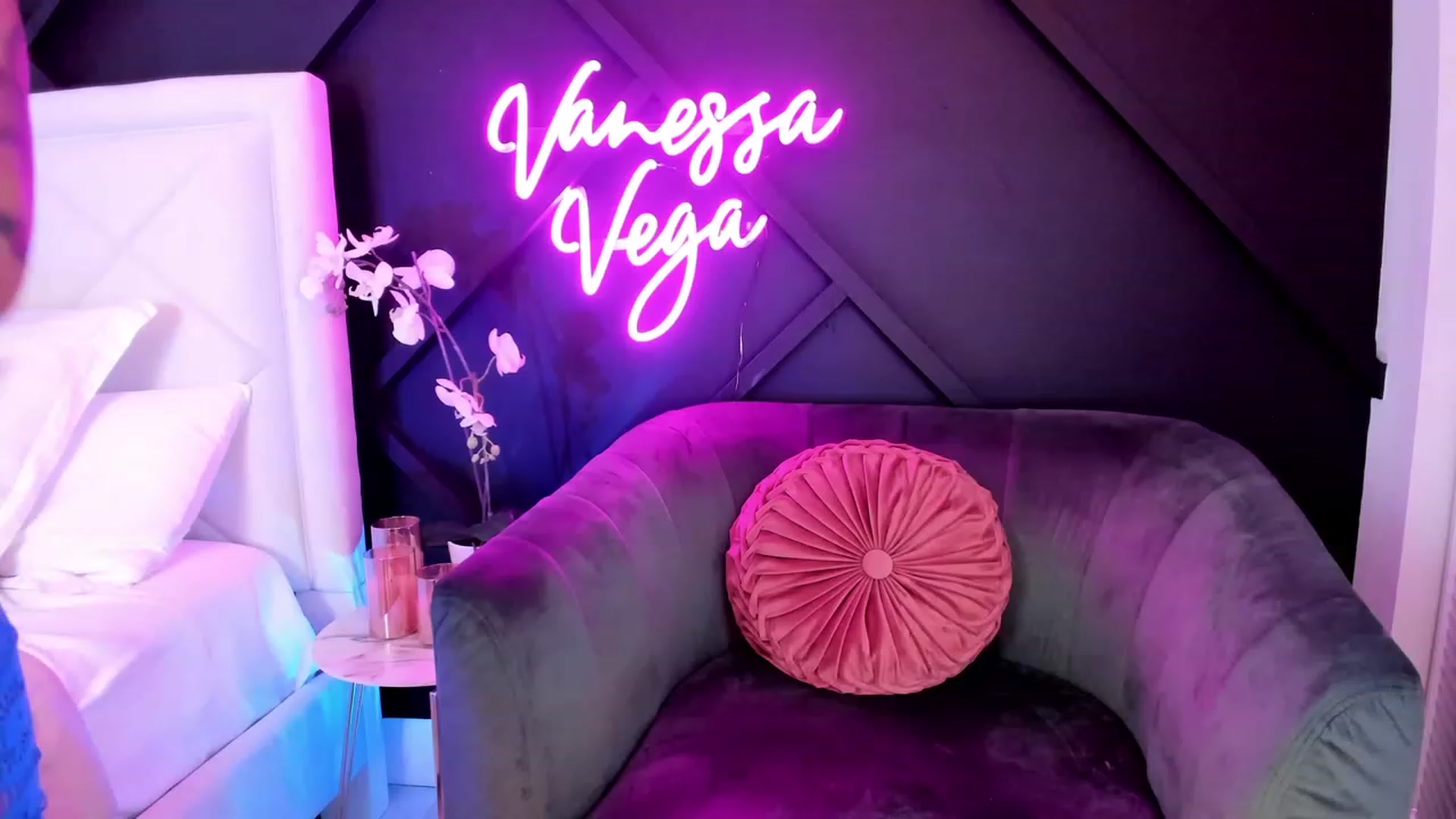 Gallery image thumbnail from Vanessa_Vega's myfreecams stream on, 04/30/2023, 23:37 image 19 of 20
