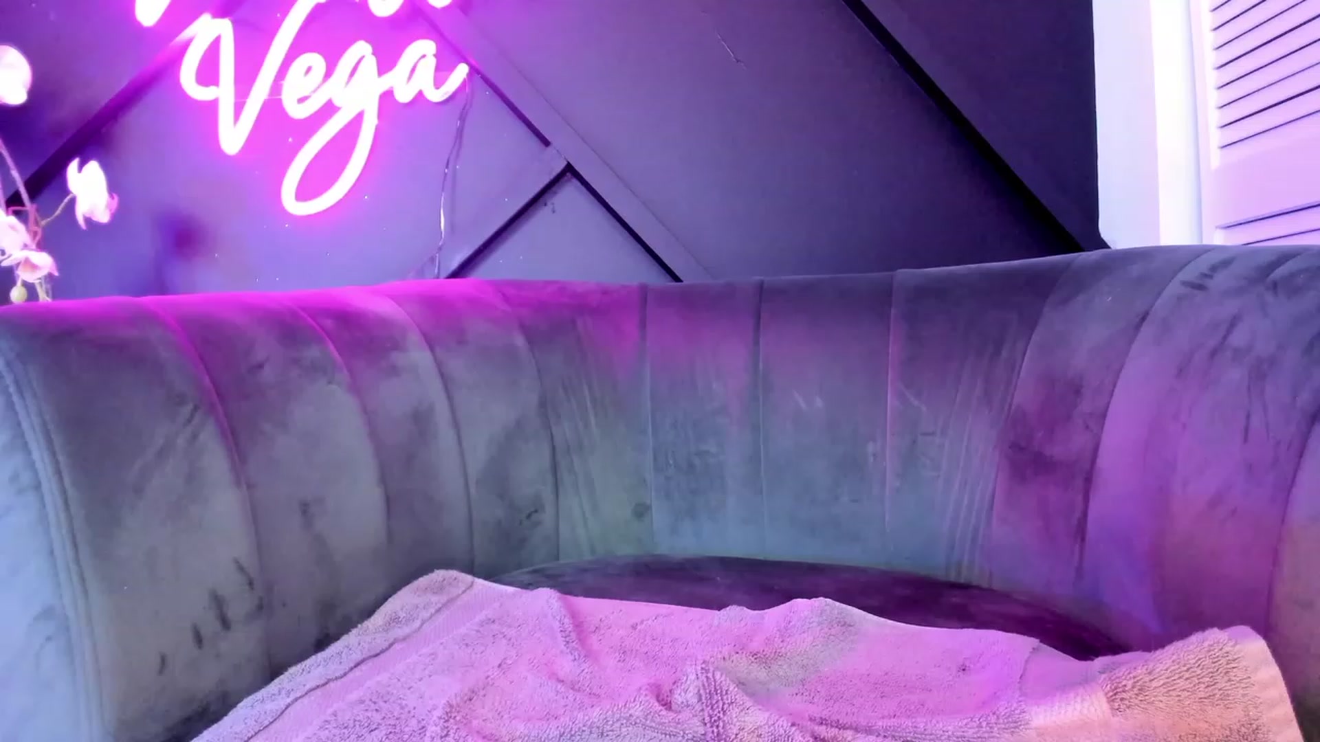 Gallery image thumbnail from Vanessa_Vega's myfreecams stream on, 05/10/2023, 03:20 image 10 of 20