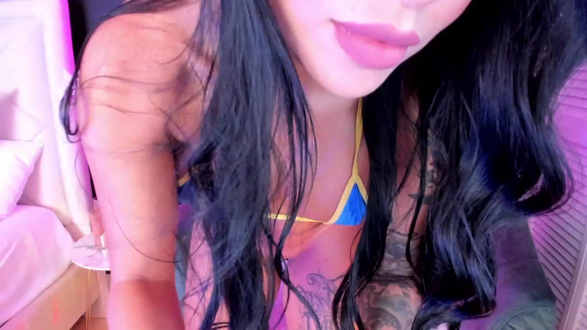 Gallery image thumbnail from Vanessa_Vega's myfreecams stream on, 05/10/2023, 07:17 image 13 of 20