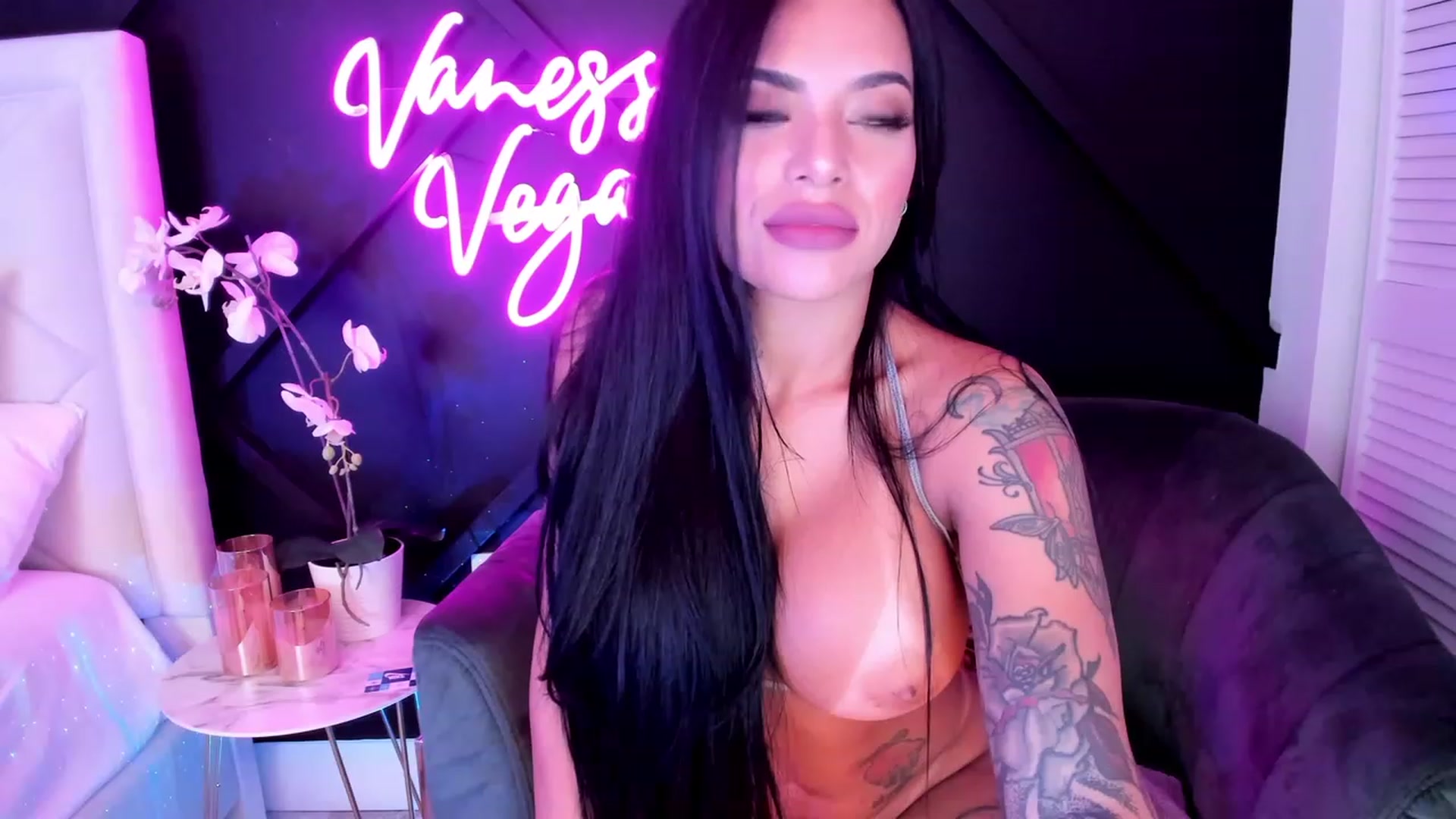 Gallery image thumbnail from Vanessa_Vega's myfreecams stream on, 05/11/2023, 23:35 image 15 of 20