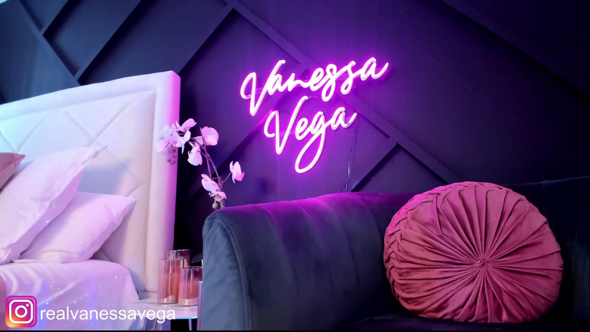 Gallery image thumbnail from Vanessa_Vega's myfreecams stream on, 05/16/2023, 17:26 image 4 of 20