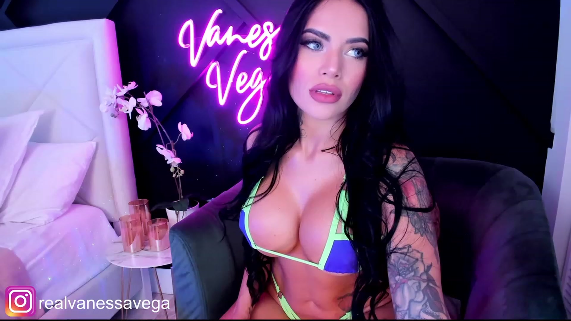 Gallery image thumbnail from Vanessa_Vega's myfreecams stream on, 06/05/2023, 22:26 image 7 of 20