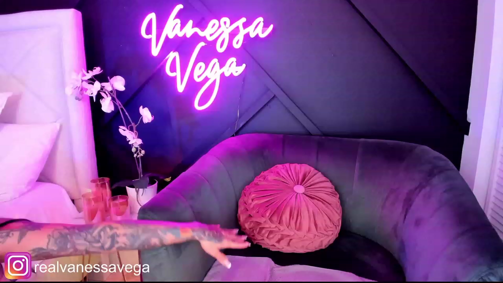 Gallery image thumbnail from Vanessa_Vega's myfreecams stream on, 06/06/2023, 01:42 image 19 of 20