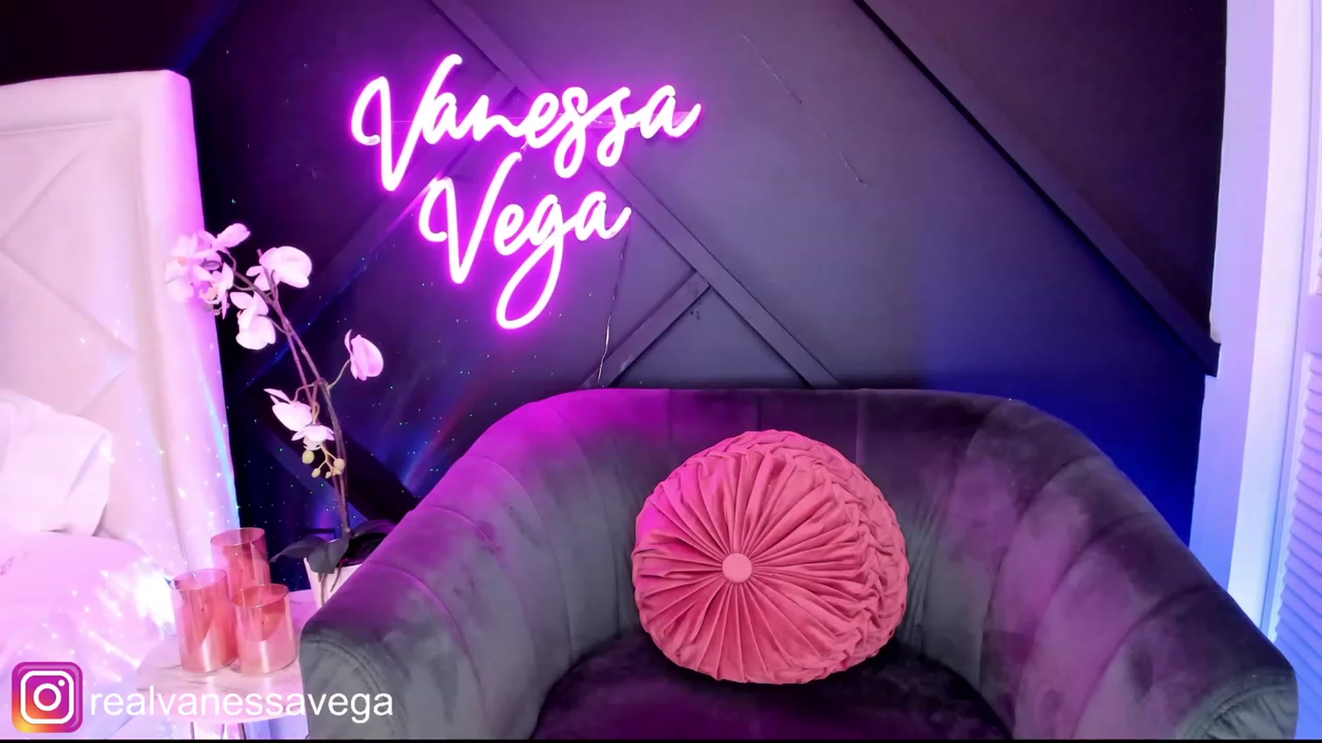 Gallery image thumbnail from Vanessa_Vega's myfreecams stream on, 07/26/2023, 03:52 image 2 of 20