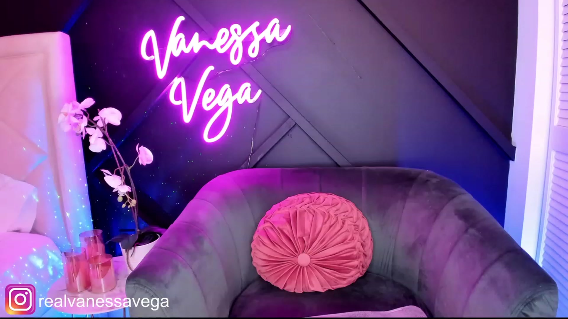 Gallery image thumbnail from Vanessa_Vega's myfreecams stream on, 07/26/2023, 08:32 image 15 of 20