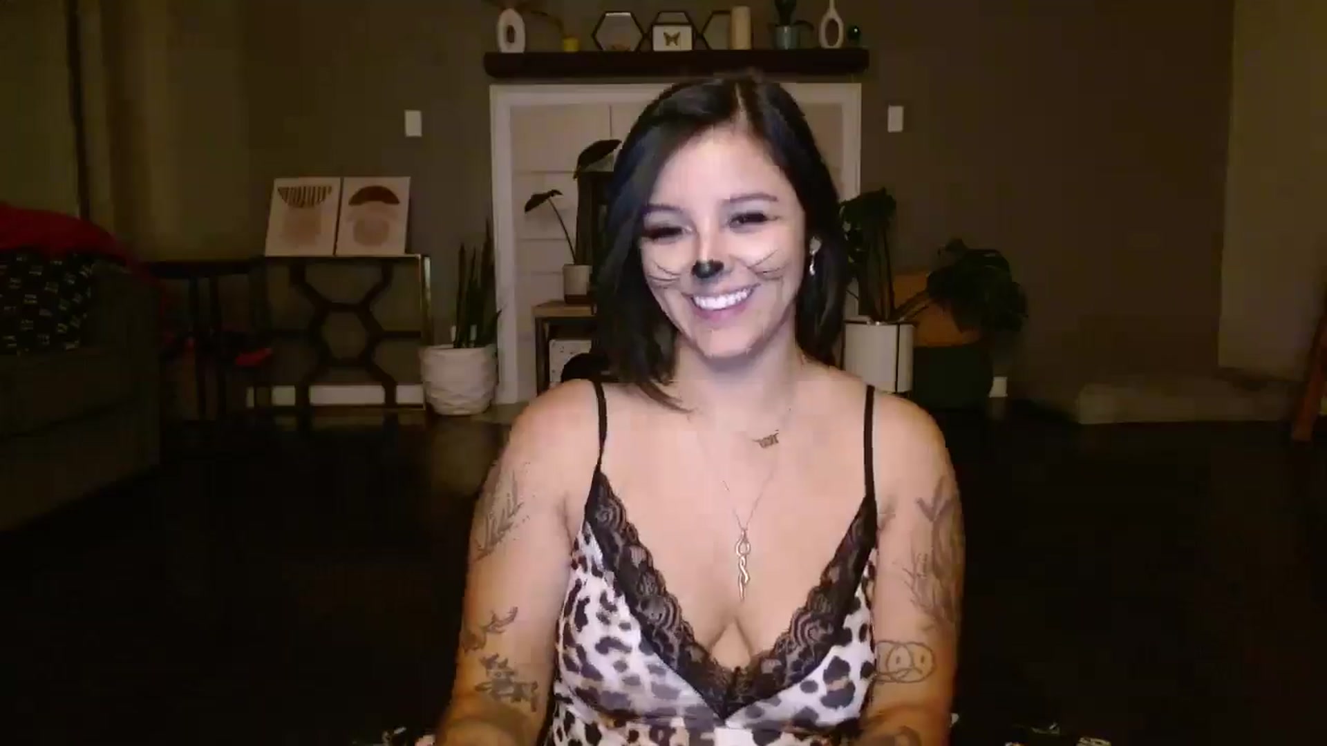 Gallery image thumbnail from Vanessawildly's myfreecams stream on, 10/25/2025, 02:41 image 16 of 20