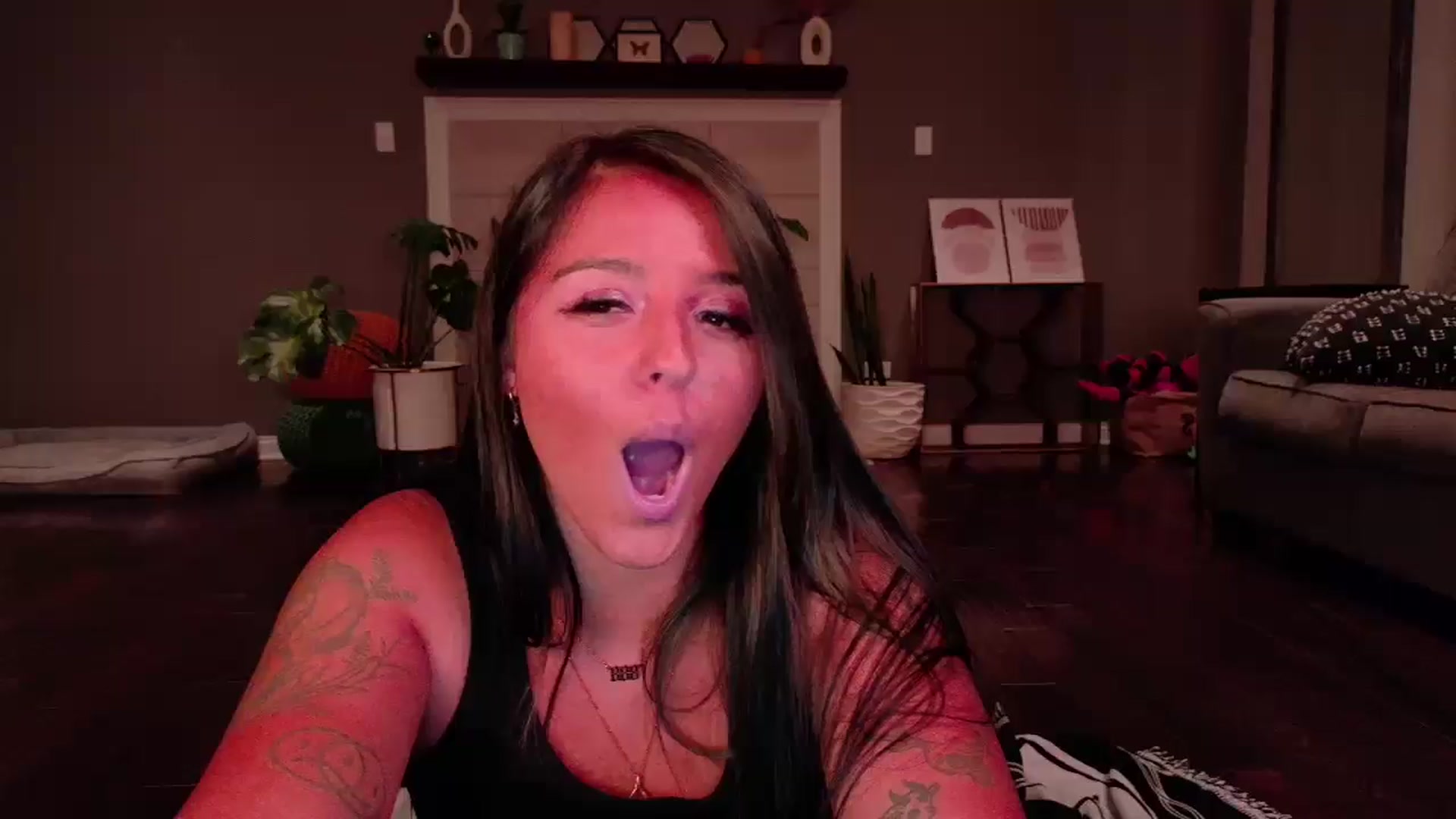 Gallery image thumbnail from Vanessawildly's myfreecams stream on, 10/28/2025, 04:47 image 13 of 20