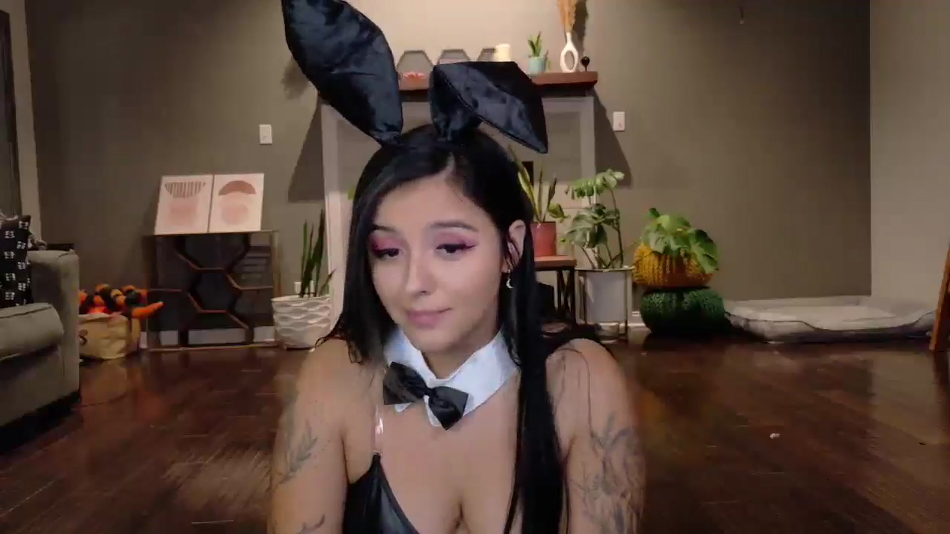 Gallery image thumbnail from Vanessawildly's myfreecams stream on, 11/03/2025, 05:05 image 15 of 20