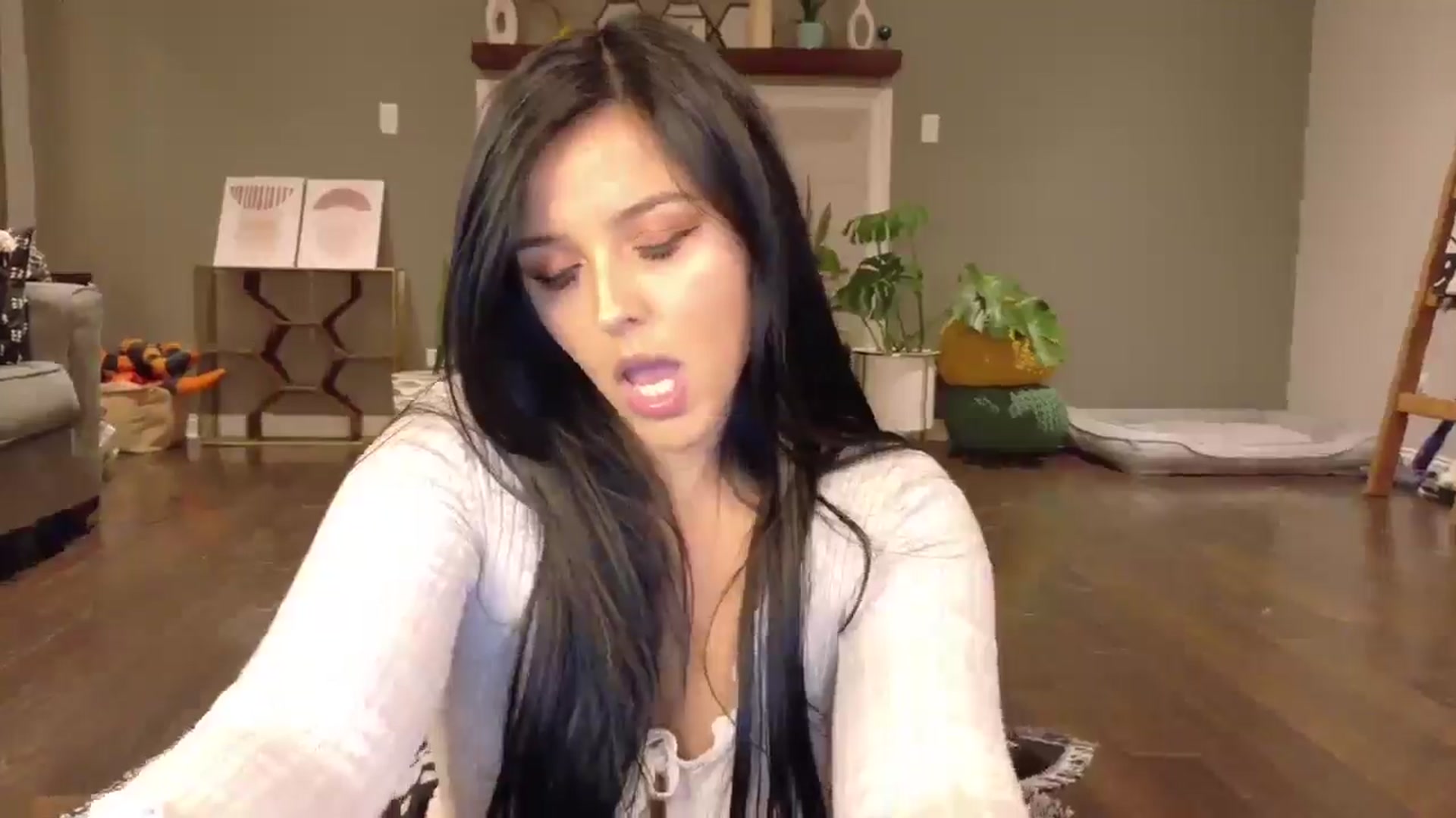 Gallery image thumbnail from Vanessawildly's myfreecams stream on, 11/04/2025, 06:11 image 9 of 20