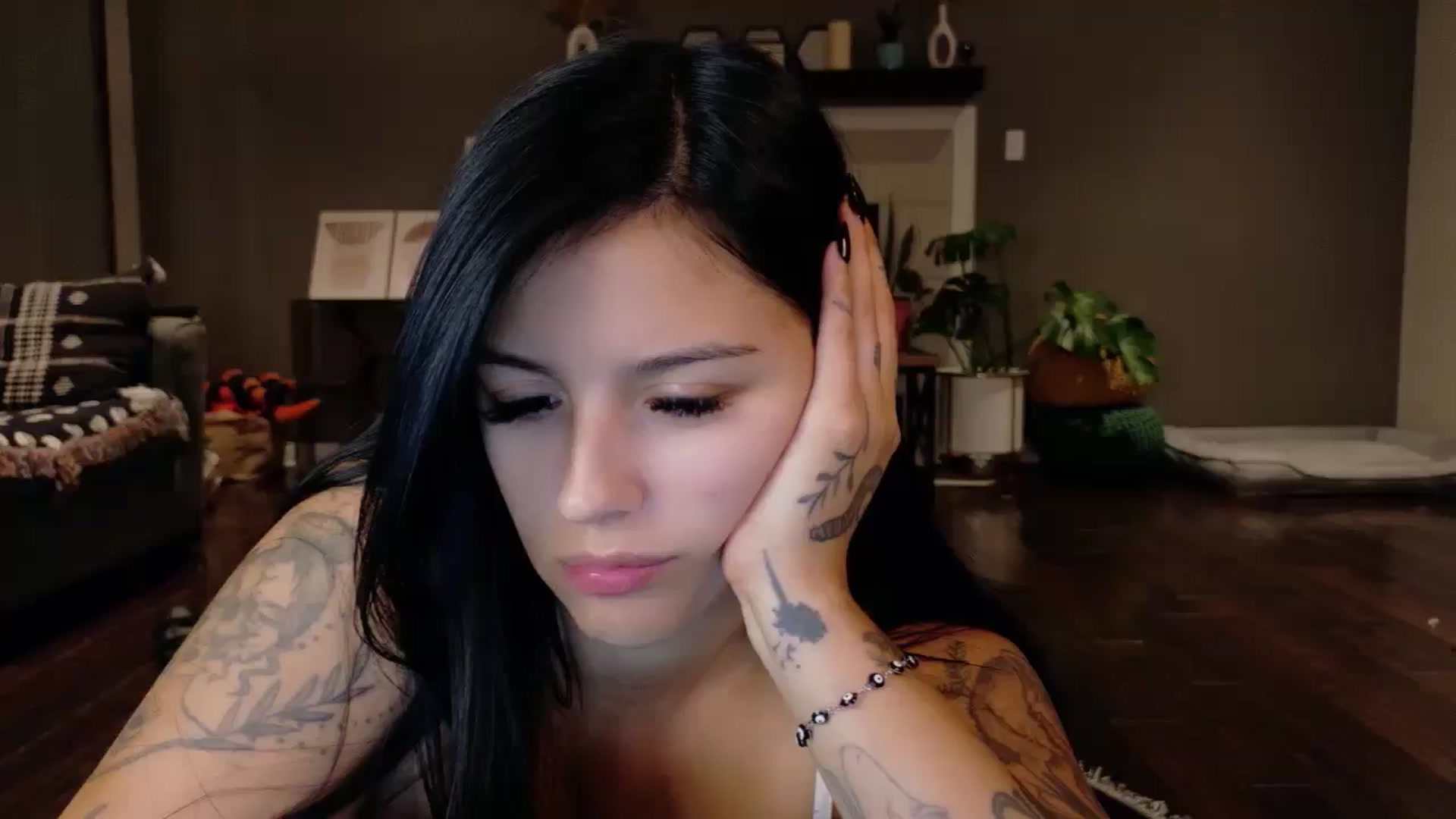 Gallery image thumbnail from Vanessawildly's myfreecams stream on, 11/05/2025, 06:49 image 17 of 20