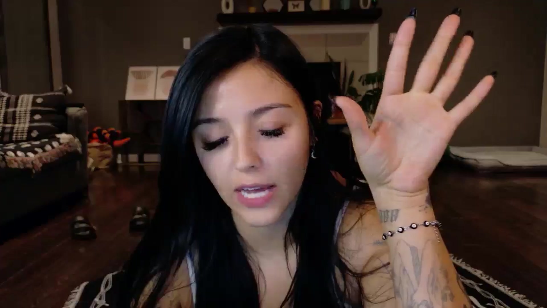 Gallery image thumbnail from Vanessawildly's myfreecams stream on, 11/05/2025, 06:49 image 4 of 20