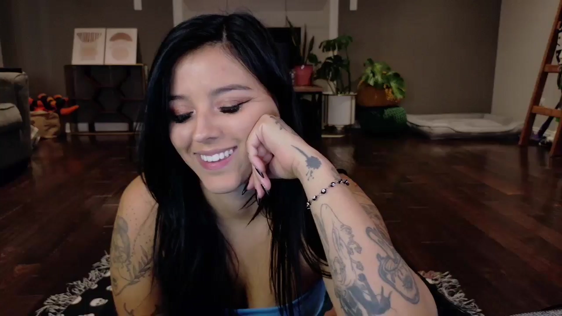 Gallery image thumbnail from Vanessawildly's myfreecams stream on, 11/06/2025, 04:51 image 15 of 20