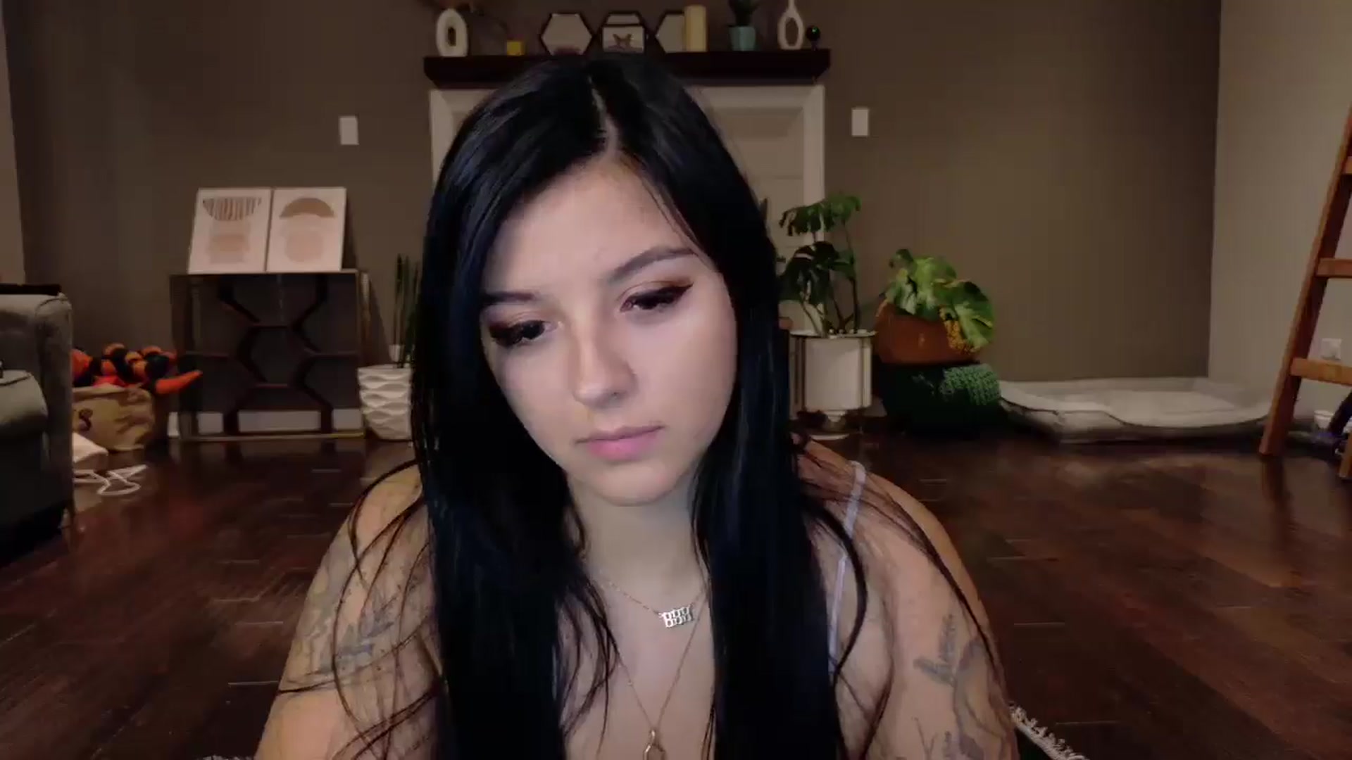Gallery image thumbnail from Vanessawildly's myfreecams stream on, 11/09/2025, 05:20 image 5 of 20