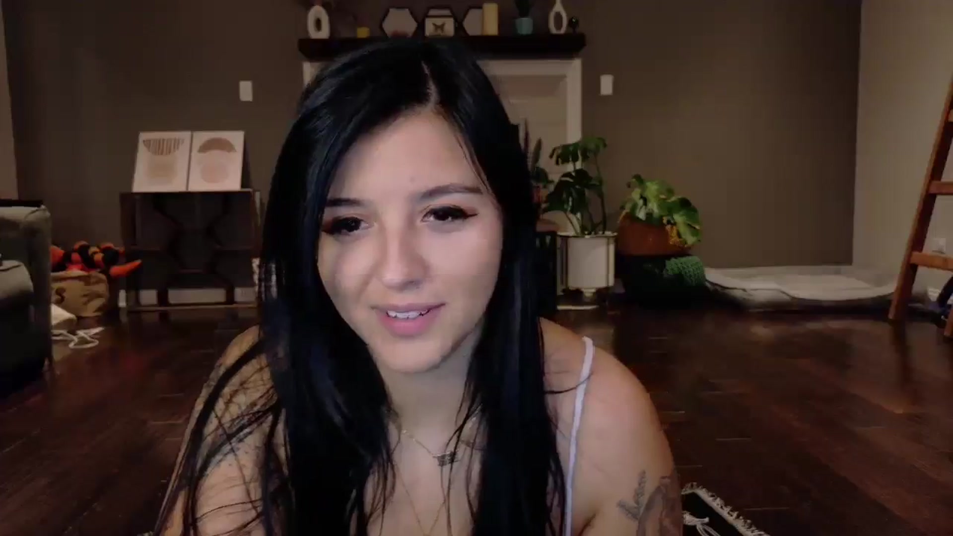 Gallery image thumbnail from Vanessawildly's myfreecams stream on, 11/09/2025, 05:20 image 6 of 20