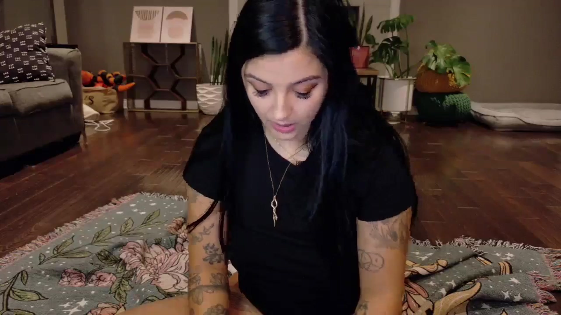 Gallery image thumbnail from Vanessawildly's myfreecams stream on, 11/10/2025, 05:23 image 13 of 20