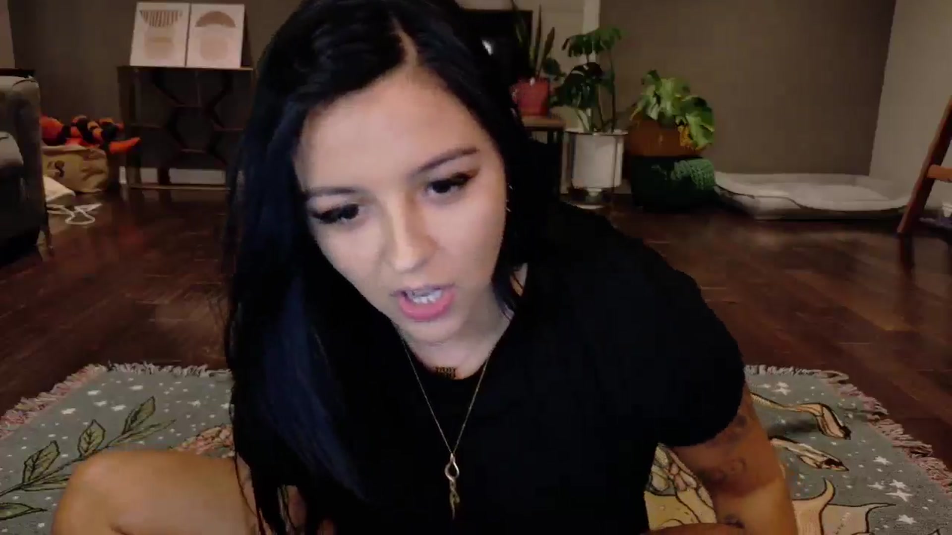 Gallery image thumbnail from Vanessawildly's myfreecams stream on, 11/10/2025, 05:23 image 3 of 20