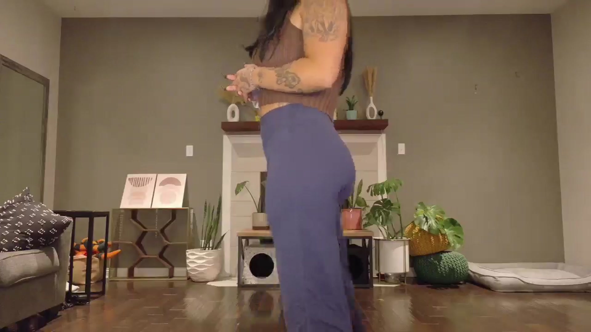 Gallery image thumbnail from Vanessawildly's myfreecams stream on, 11/13/2025, 03:18 image 17 of 20