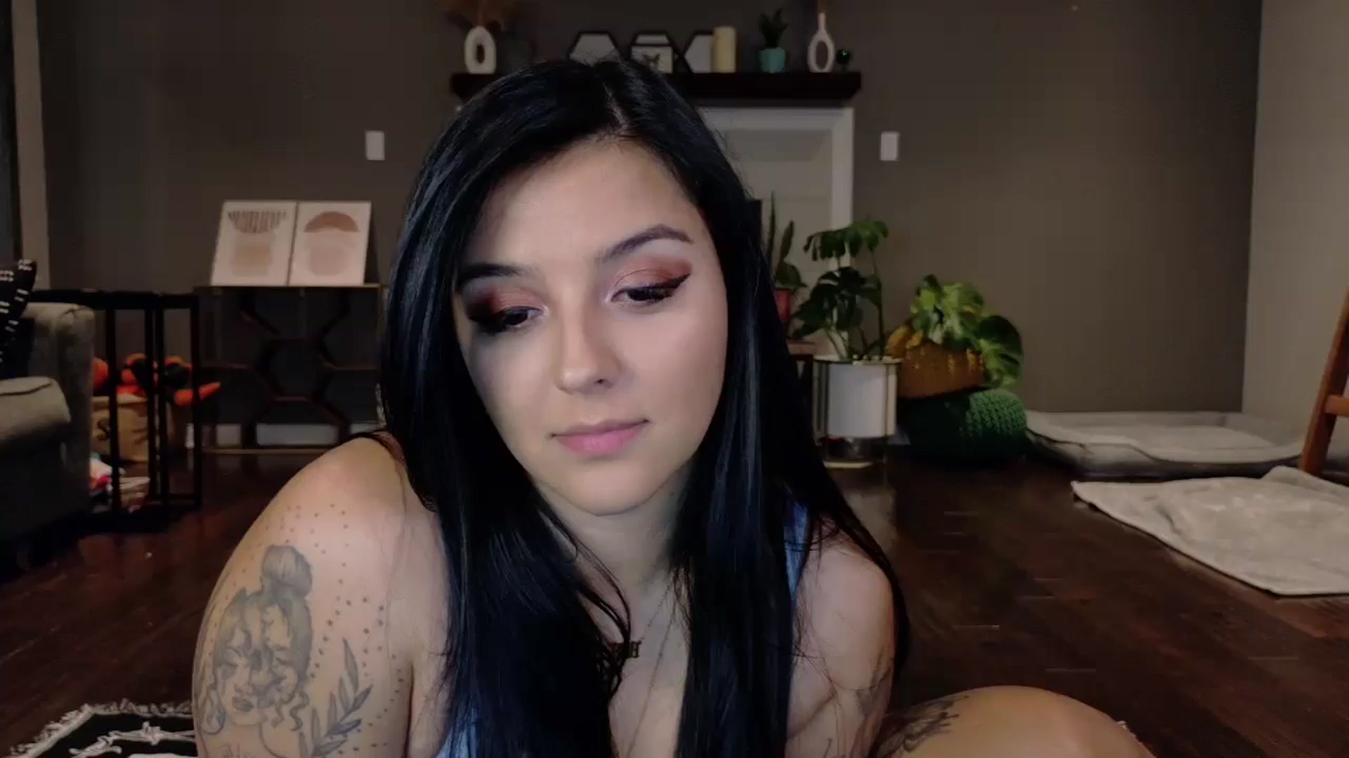 Gallery image thumbnail from Vanessawildly's myfreecams stream on, 11/15/2025, 05:23 image 1 of 20