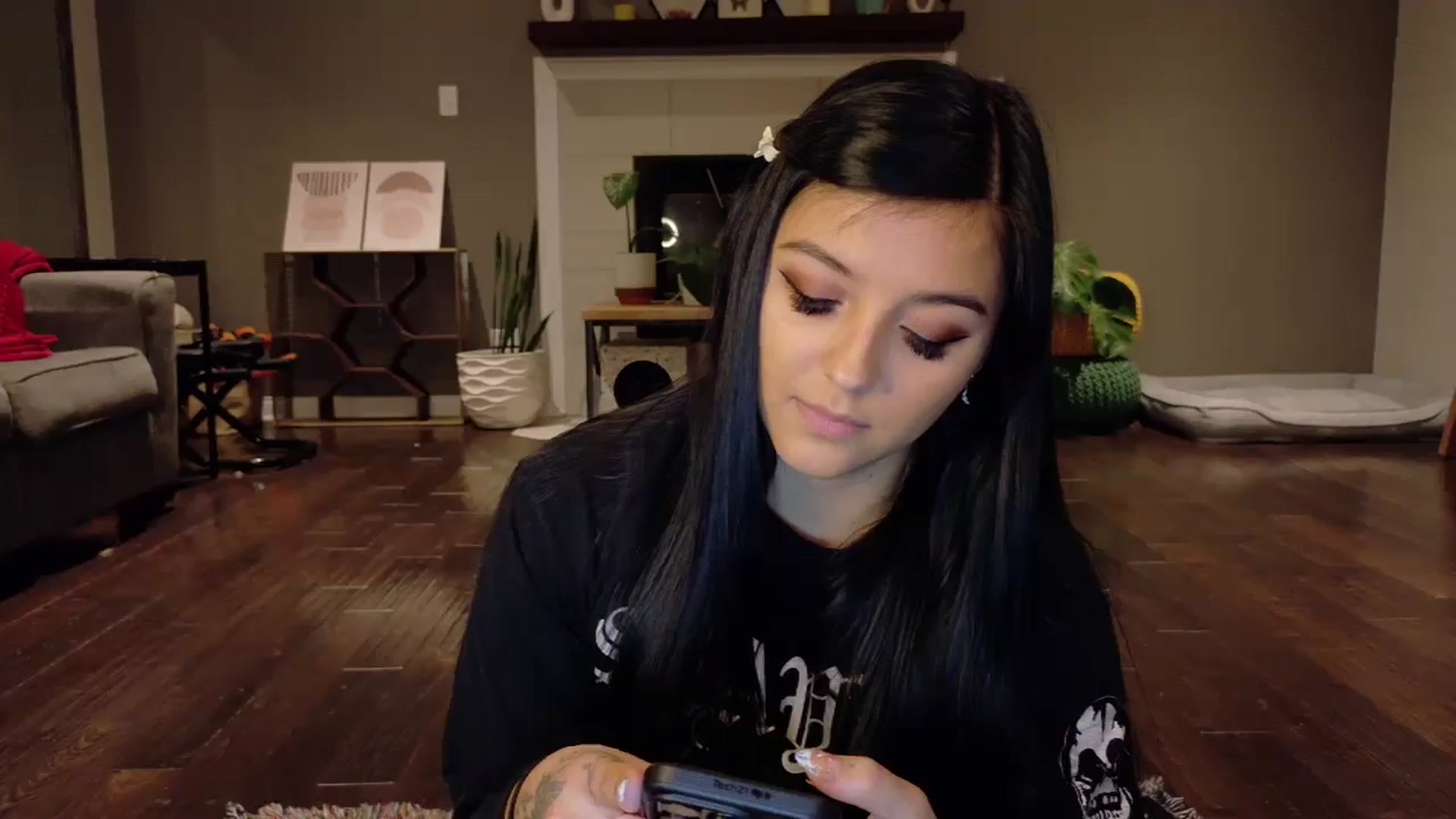 Gallery image thumbnail from Vanessawildly's myfreecams stream on, 11/19/2025, 06:33 image 3 of 20