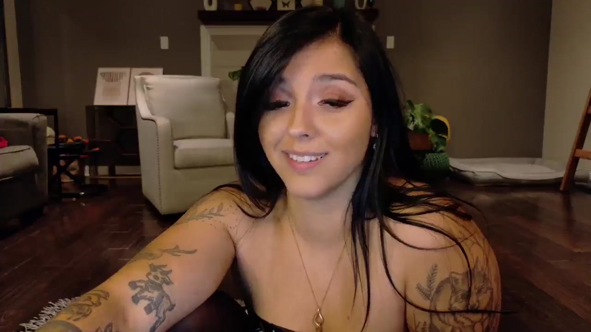 Gallery image thumbnail from Vanessawildly's myfreecams stream on, 11/22/2025, 04:35 image 10 of 20