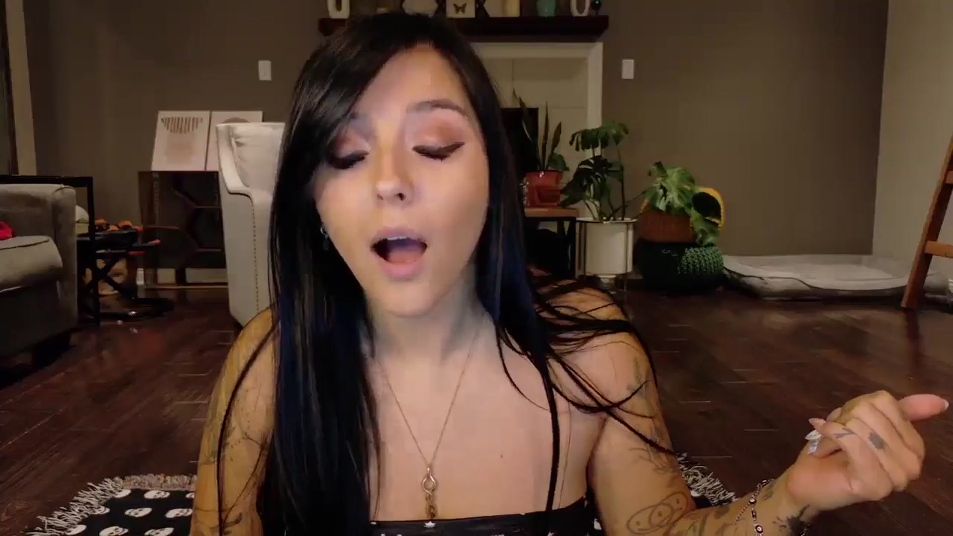 Gallery image thumbnail from Vanessawildly's myfreecams stream on, 11/22/2025, 04:35 image 7 of 20