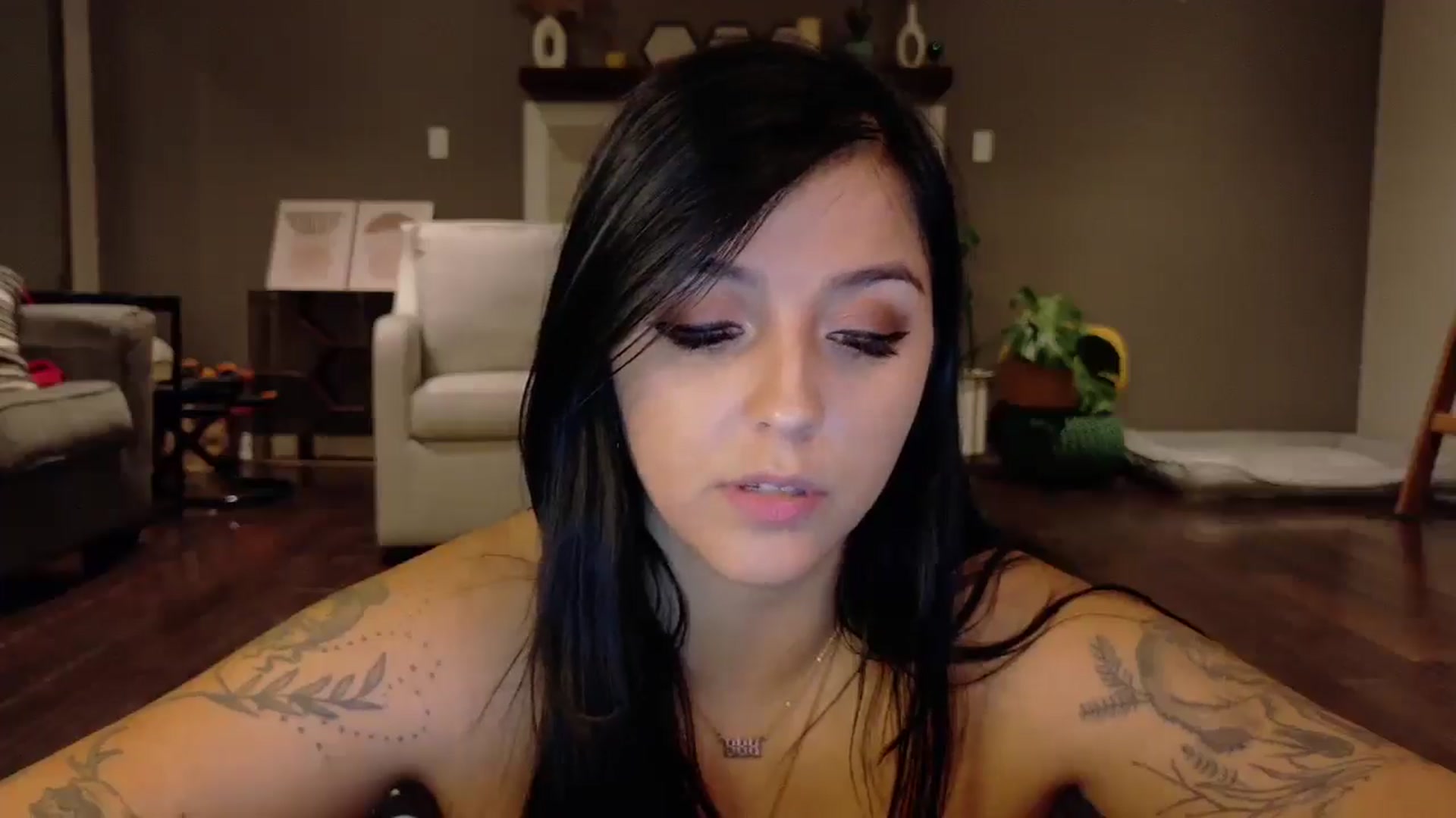 Gallery image thumbnail from Vanessawildly's myfreecams stream on, 11/23/2025, 06:31 image 10 of 20