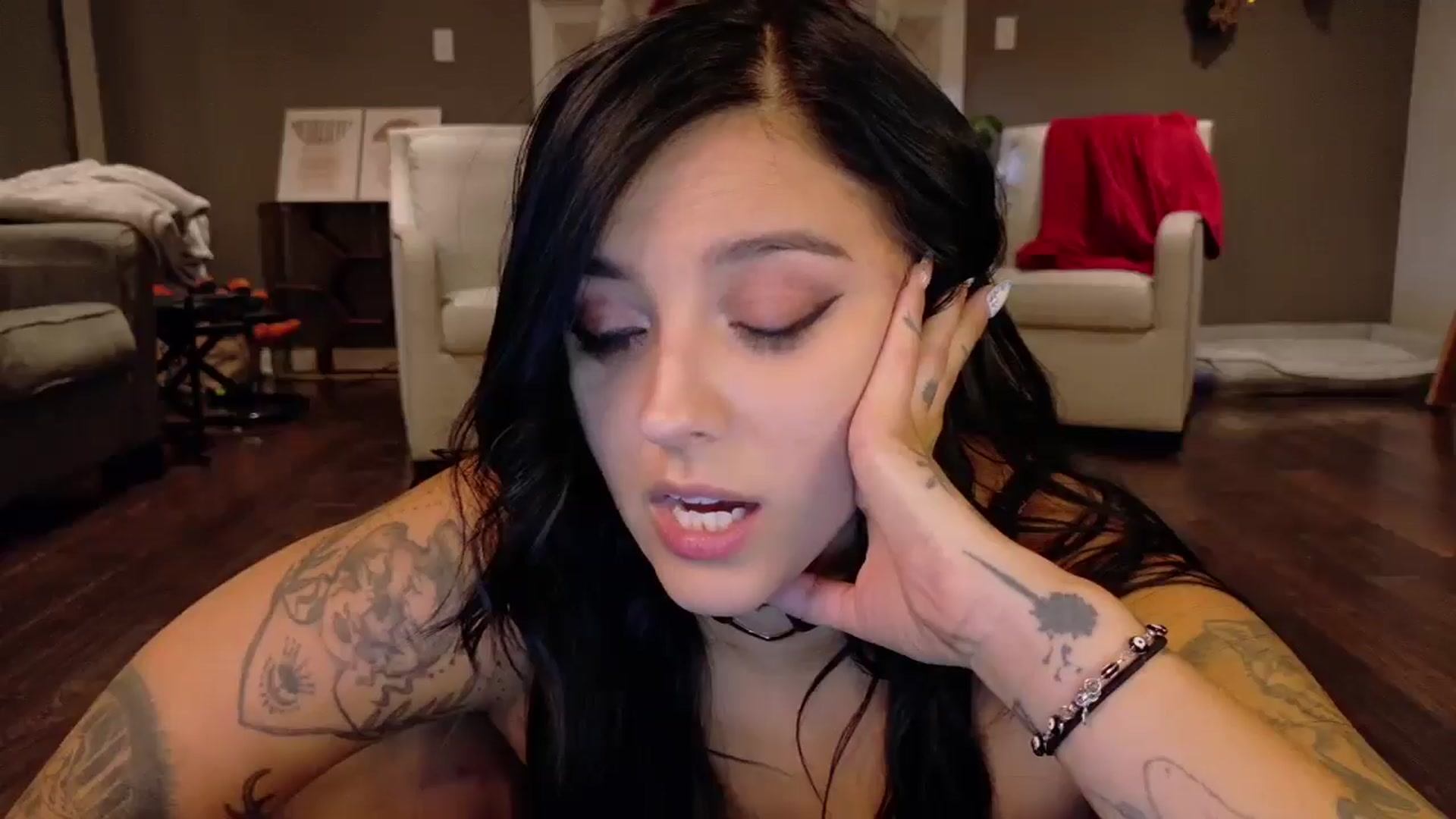 Gallery image thumbnail from Vanessawildly's myfreecams stream on, 11/29/2025, 03:37 image 18 of 20