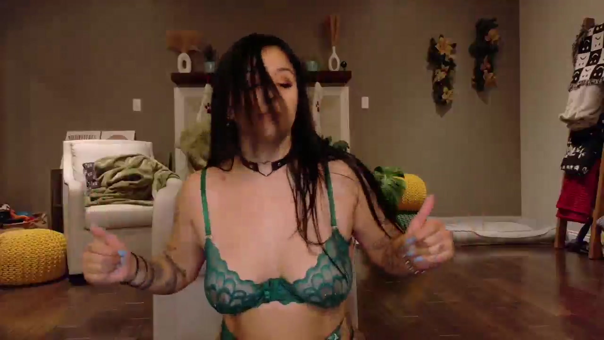 Gallery image thumbnail from Vanessawildly's myfreecams stream on, 12/12/2025, 06:06 image 17 of 20