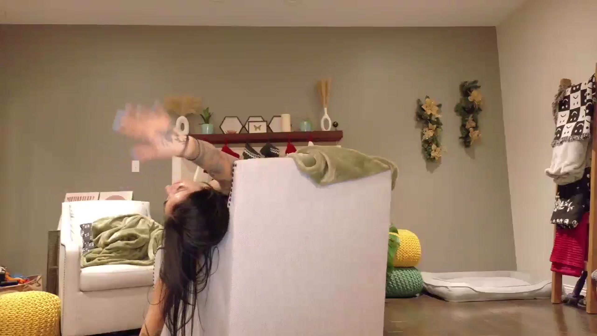 Gallery image thumbnail from Vanessawildly's myfreecams stream on, 12/12/2025, 06:06 image 16 of 20