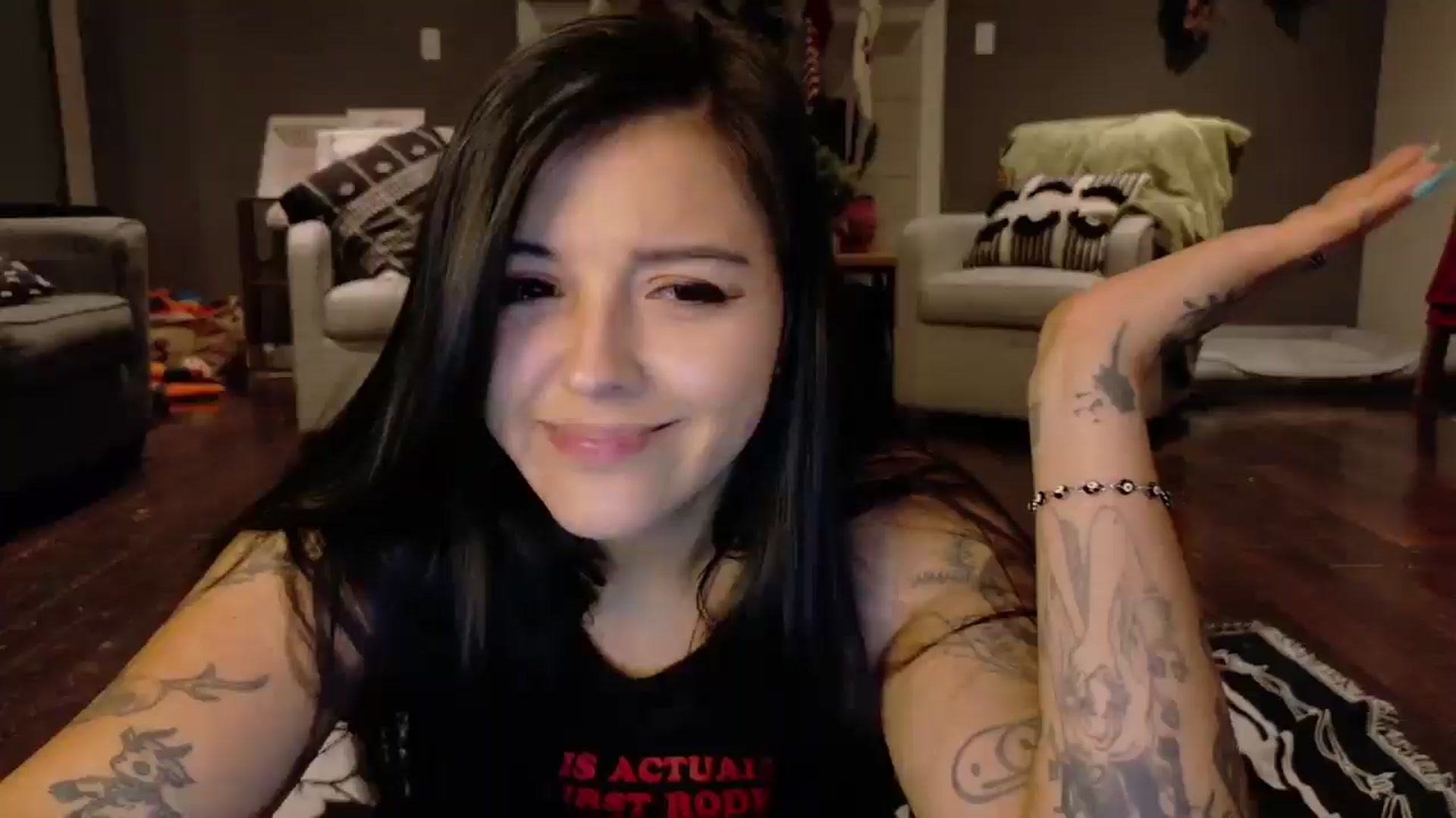 Gallery image thumbnail from Vanessawildly's myfreecams stream on, 01/06/2026, 06:06 image 6 of 20