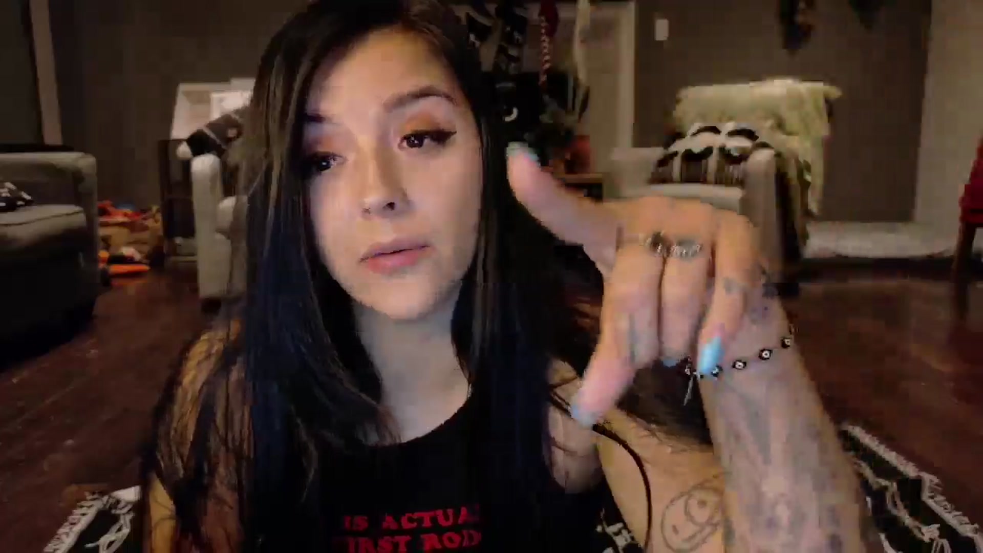 Gallery image thumbnail from Vanessawildly's myfreecams stream on, 01/06/2026, 06:06 image 5 of 20