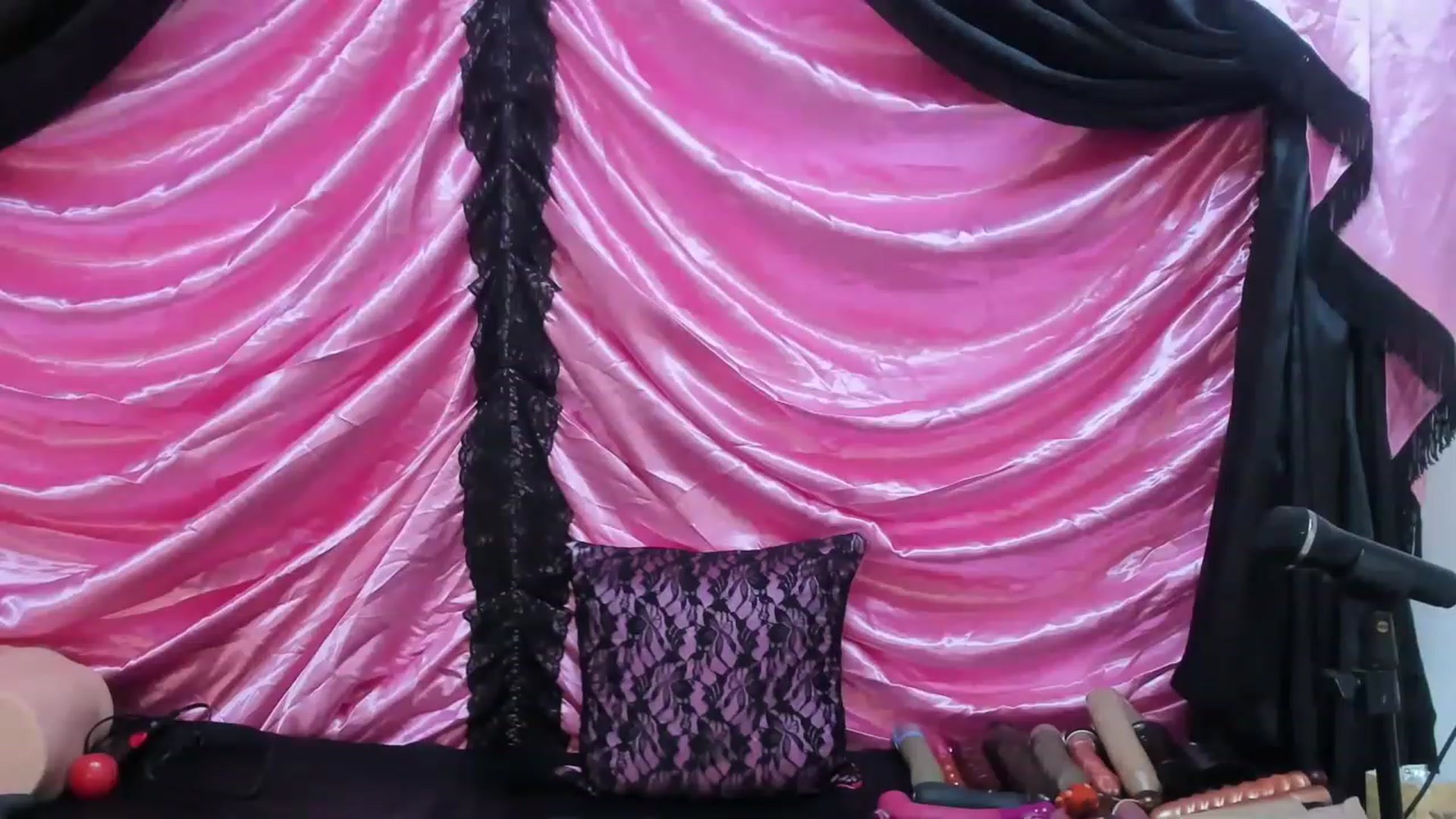Gallery image thumbnail from Vaniexx's myfreecams stream on, 05/15/2023, 08:49 image 10 of 20