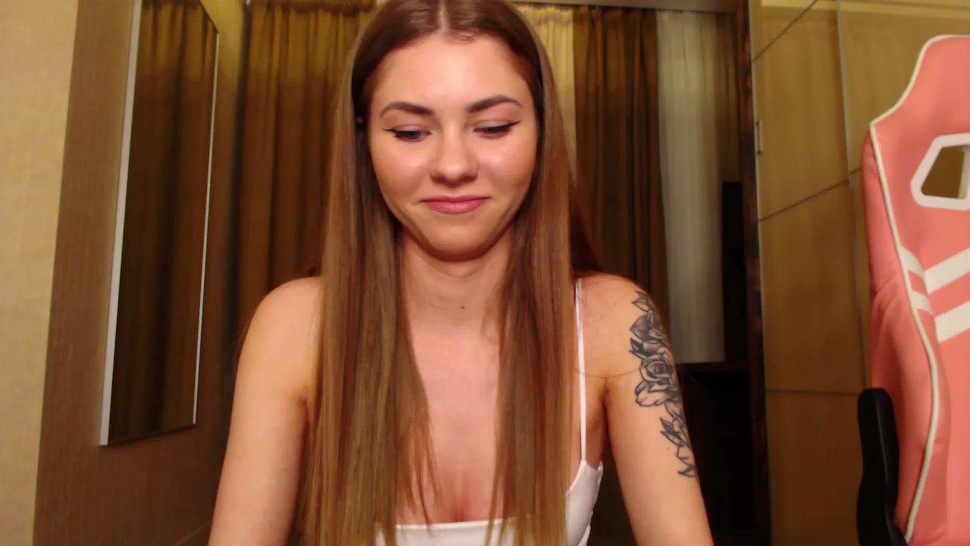Gallery image thumbnail from VanillaAis_'s myfreecams stream on, 01/25/2023, 20:33 image 17 of 20