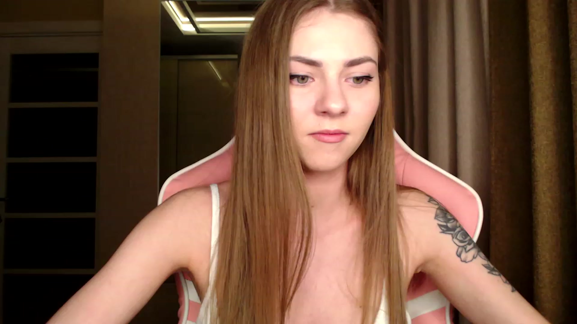 Gallery image thumbnail from VanillaAis_'s myfreecams stream on, 02/22/2023, 20:43 image 6 of 20