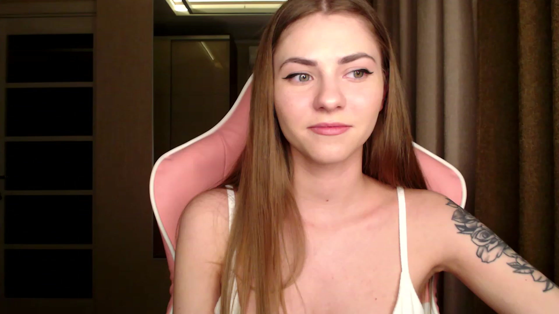 Gallery image thumbnail from VanillaAis_'s myfreecams stream on, 02/22/2023, 20:43 image 2 of 20