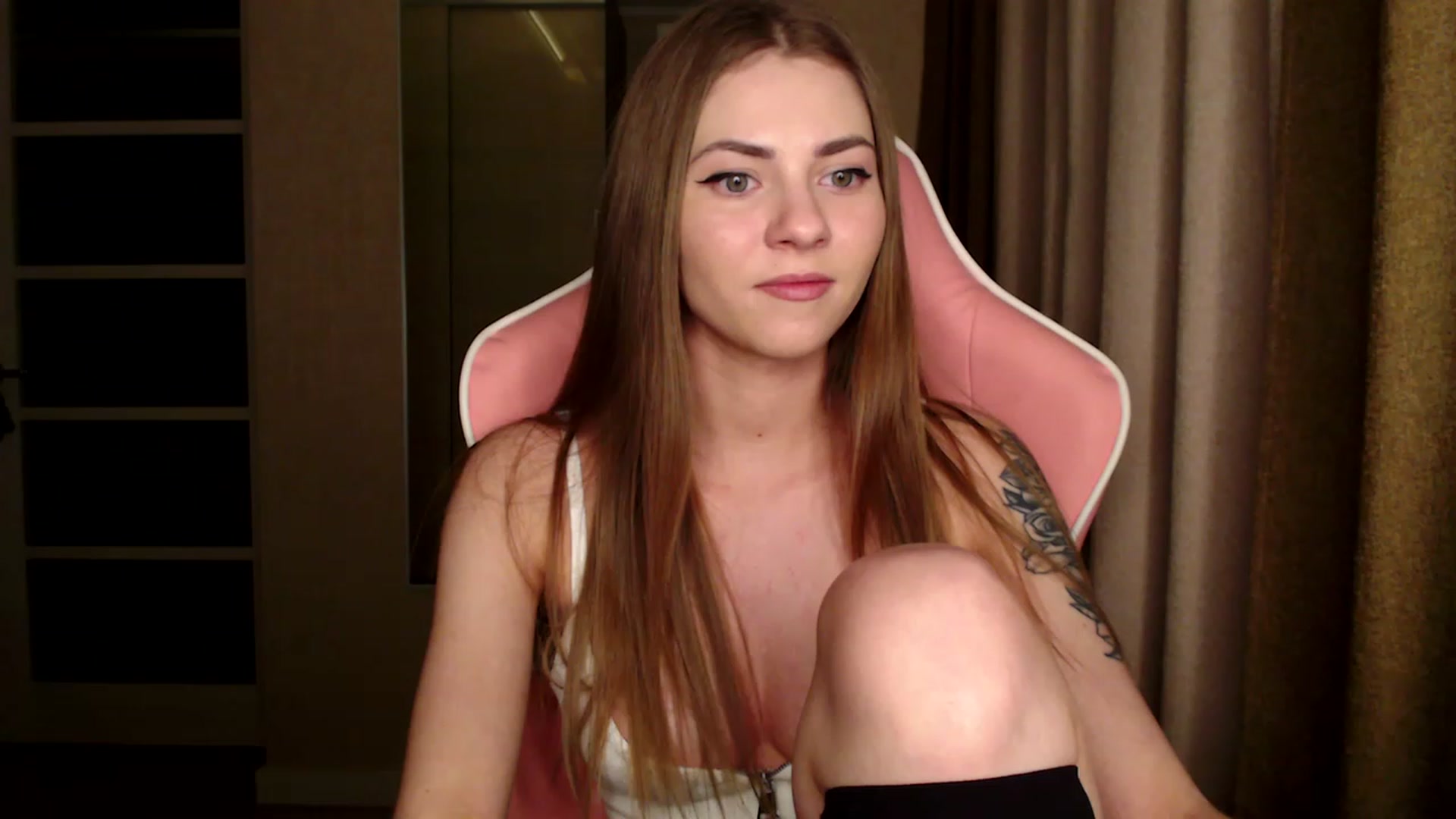 Gallery image thumbnail from VanillaAis_'s myfreecams stream on, 02/22/2023, 20:43 image 11 of 20