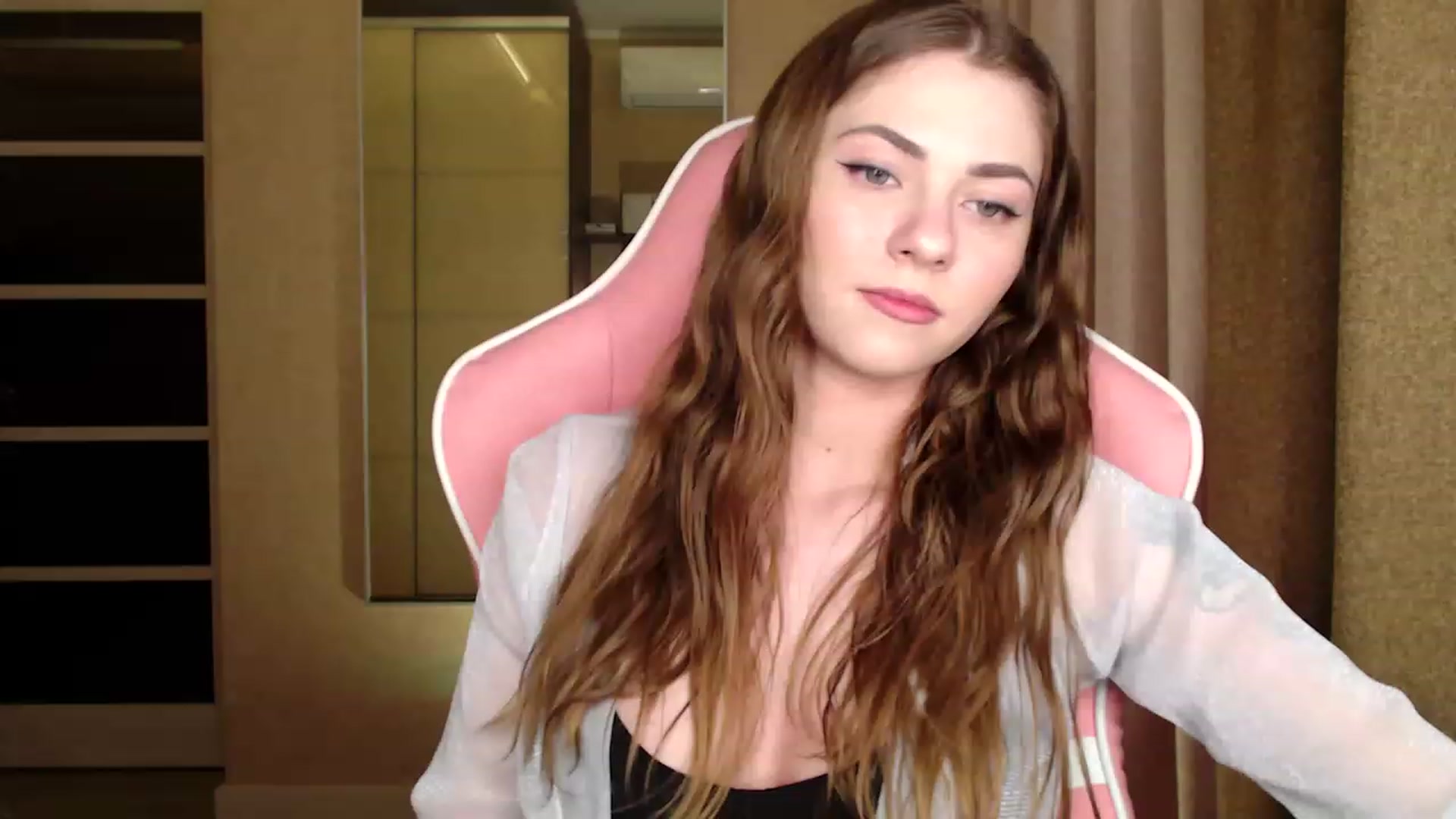 Gallery image thumbnail from VanillaAis_'s myfreecams stream on, 03/14/2023, 20:27 image 1 of 20