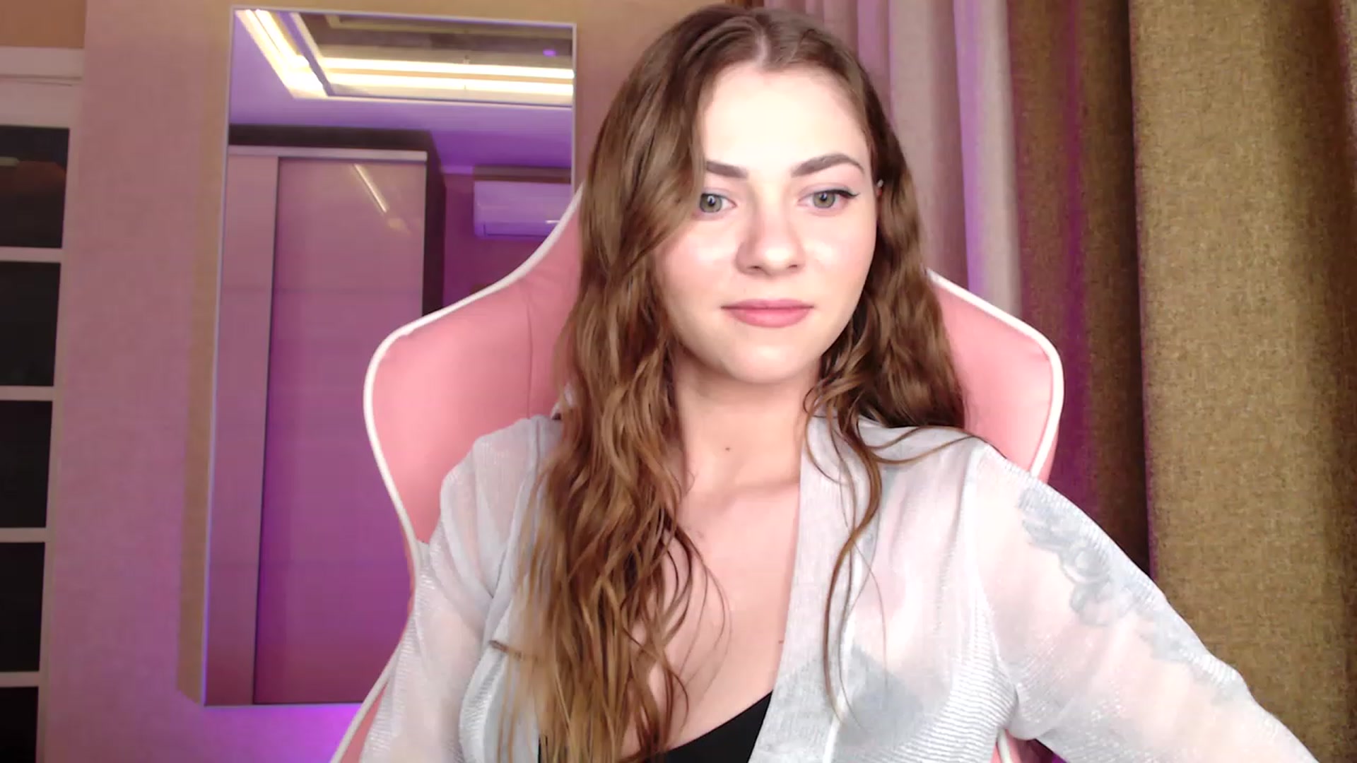 Gallery image thumbnail from VanillaAis_'s myfreecams stream on, 03/14/2023, 20:27 image 18 of 20