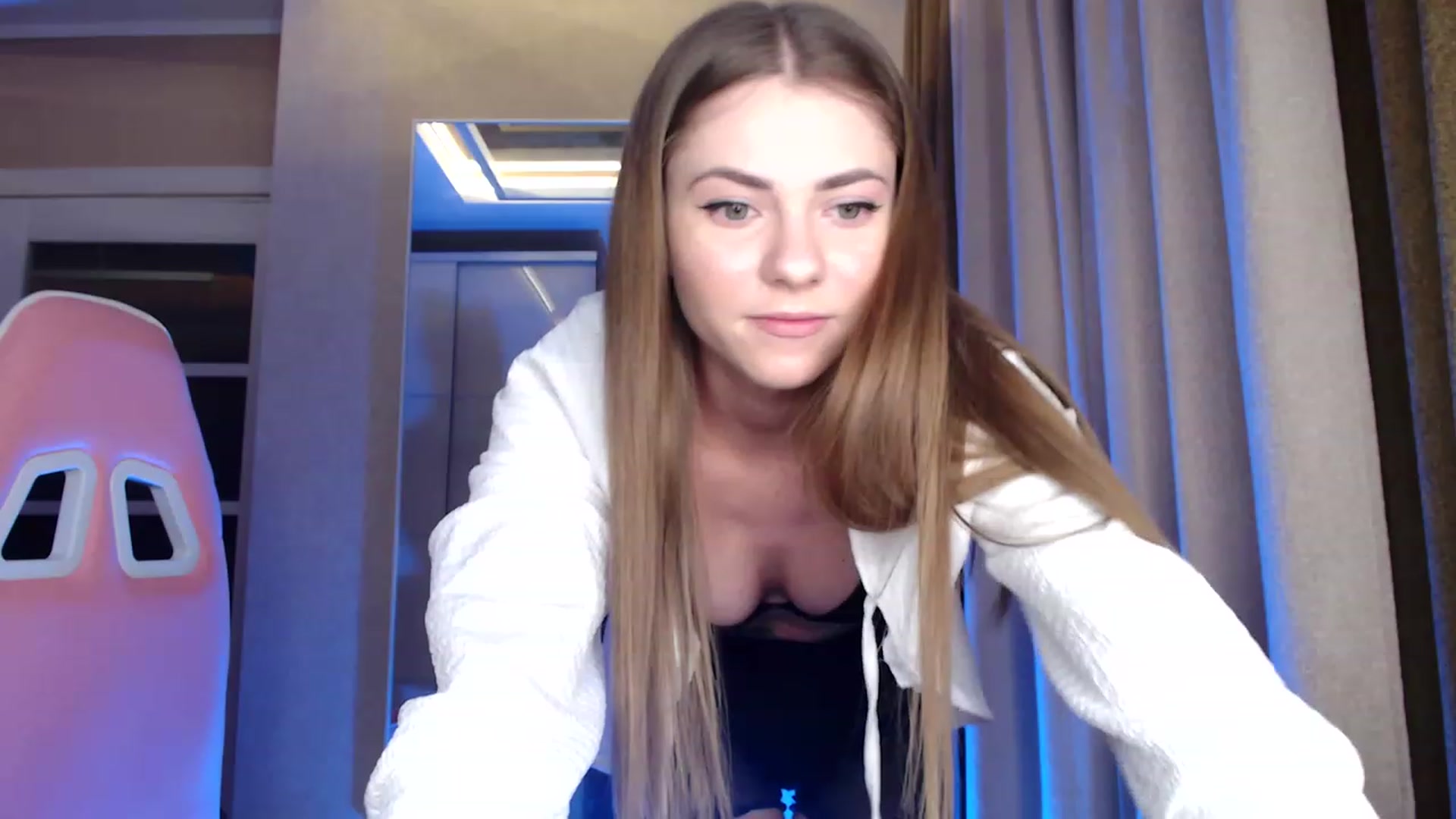 Gallery image thumbnail from VanillaAis_'s myfreecams stream on, 03/16/2023, 21:40 image 11 of 20