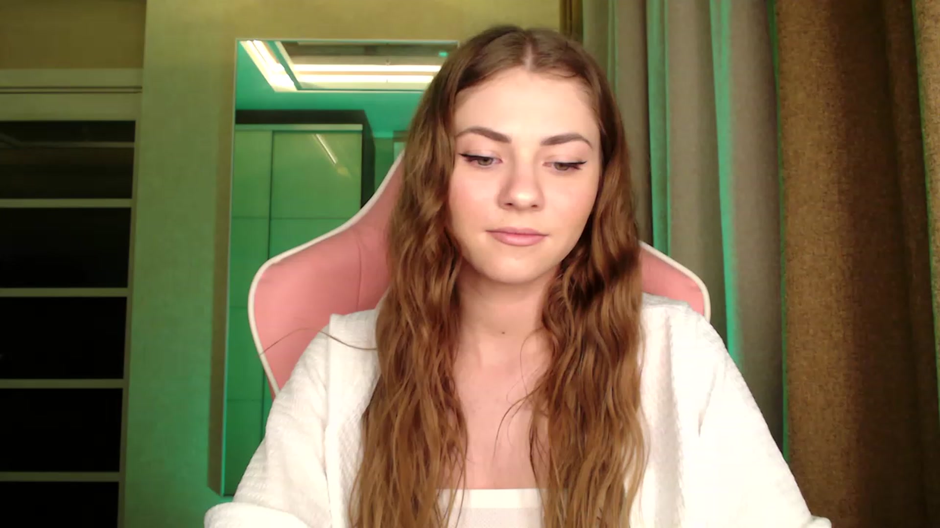 Gallery image thumbnail from VanillaAis_'s myfreecams stream on, 03/18/2023, 20:33 image 17 of 20