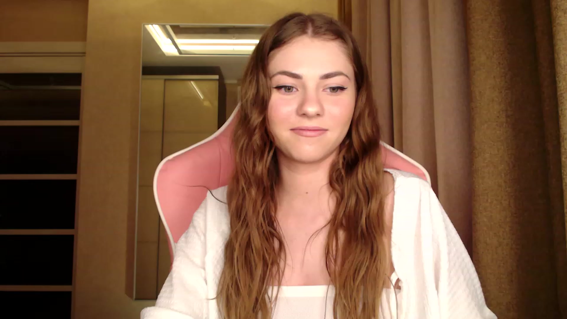 Gallery image thumbnail from VanillaAis_'s myfreecams stream on, 03/18/2023, 20:33 image 15 of 20