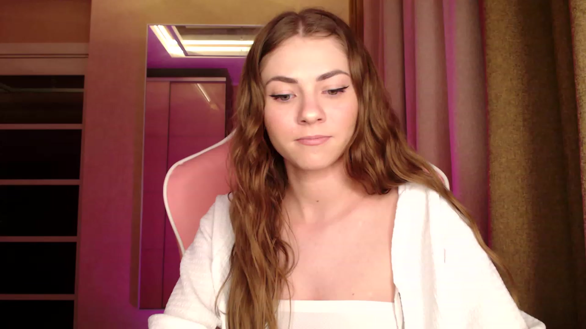 Gallery image thumbnail from VanillaAis_'s myfreecams stream on, 03/18/2023, 20:33 image 13 of 20