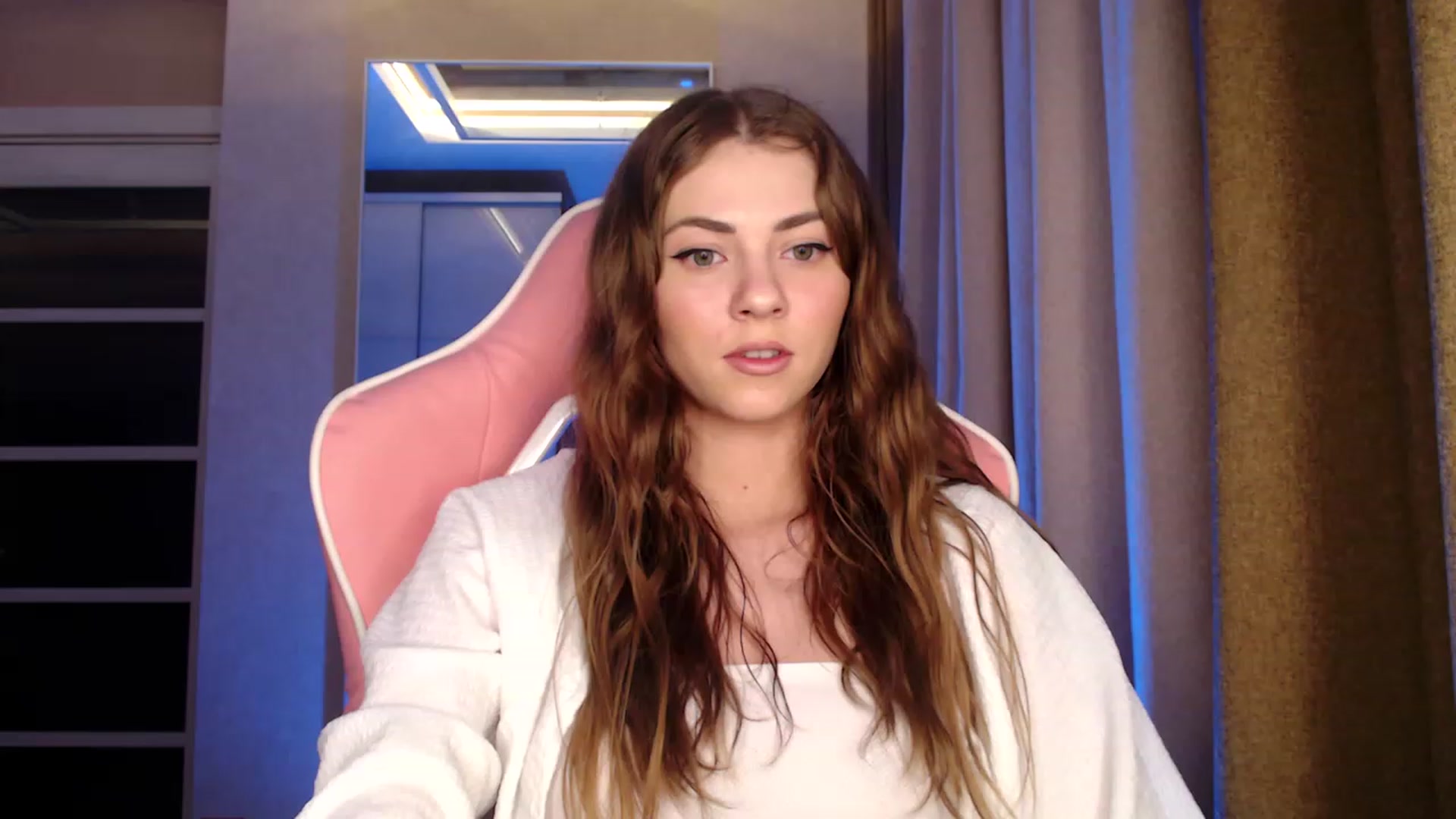 Gallery image thumbnail from VanillaAis_'s myfreecams stream on, 03/18/2023, 20:33 image 19 of 20