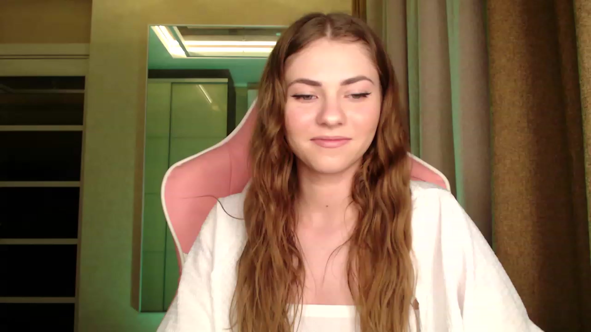 Gallery image thumbnail from VanillaAis_'s myfreecams stream on, 03/18/2023, 20:33 image 16 of 20